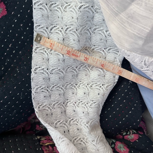 Floral Trim White Lace Tunic - Picture 9 of 12